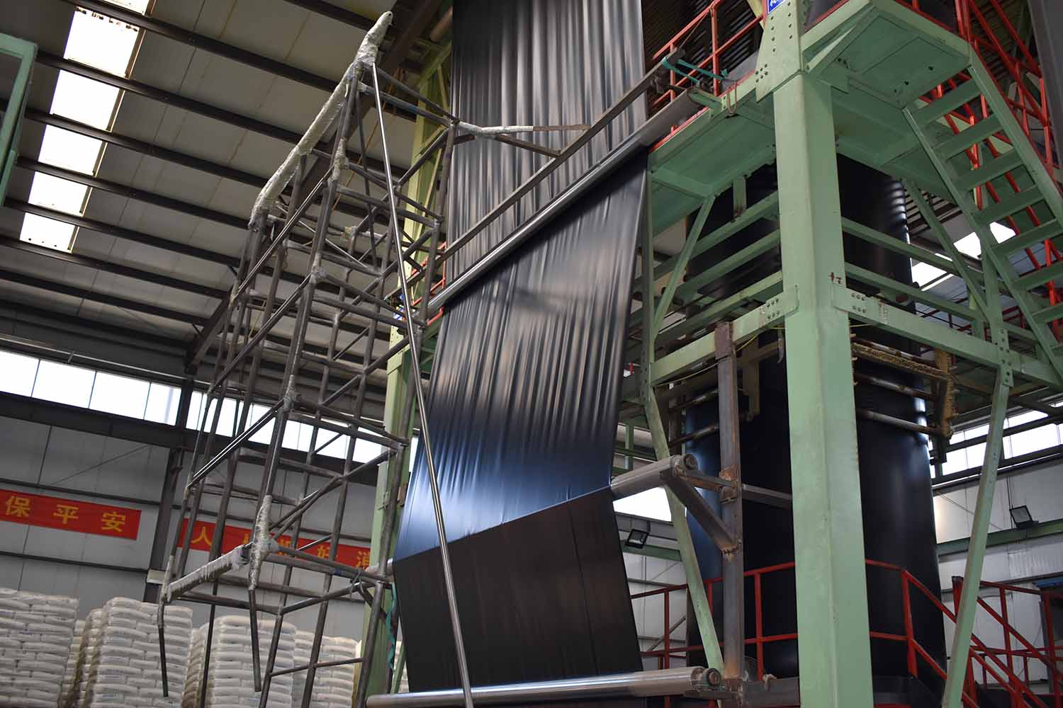 鼎昌土工膜生产设备